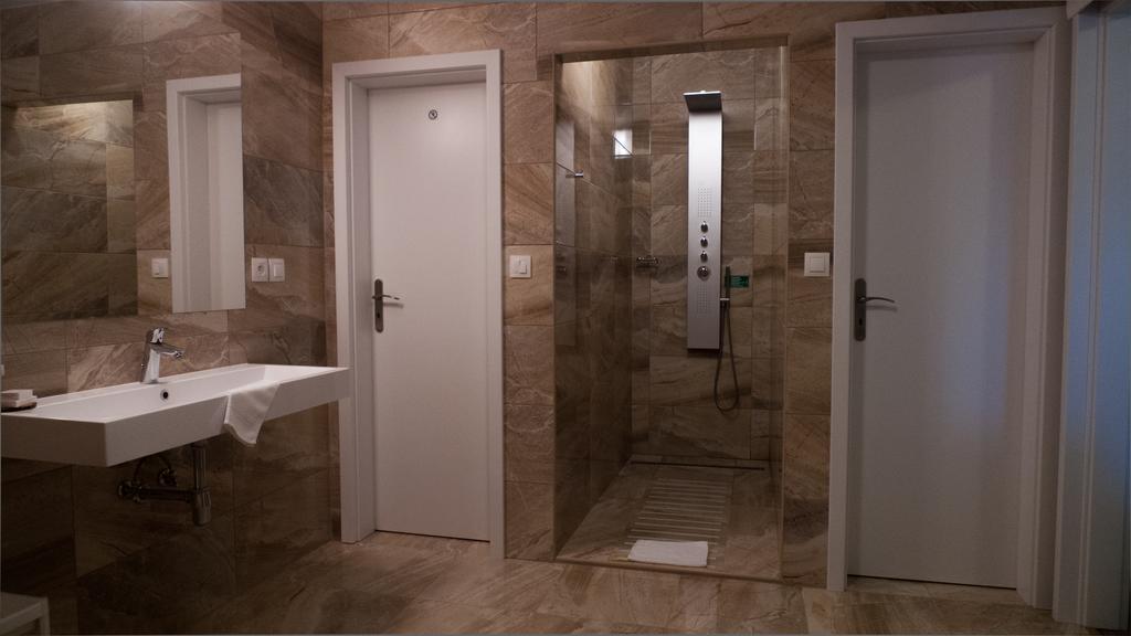 A7 Apartments Komárno Extérieur photo